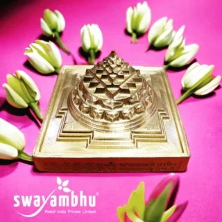 Swayambhu Meru Shree Yantra

#swayambhu #swayambhuidolsandtemples #swayambhumumbai #brassidol #shreeyantra #vocalforlocal #makeinindia #hometemple #nowavailable #shoponline