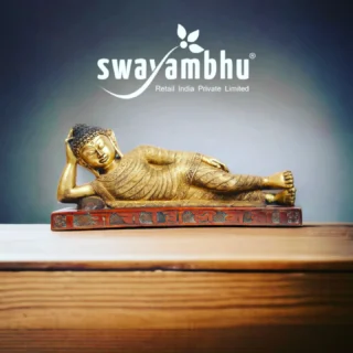 Swayambhu Brass Sleeping Buddha

#swayambhu #swayambhudolsandtemples #Swayambhu #SwayambhuMumbai #newarrival #shoponline #brassbuddha #buddha #makeinindia #vocalforlocal